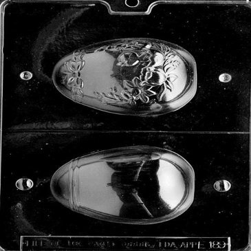 MEDIUM 3-D EGG WITH CHICK