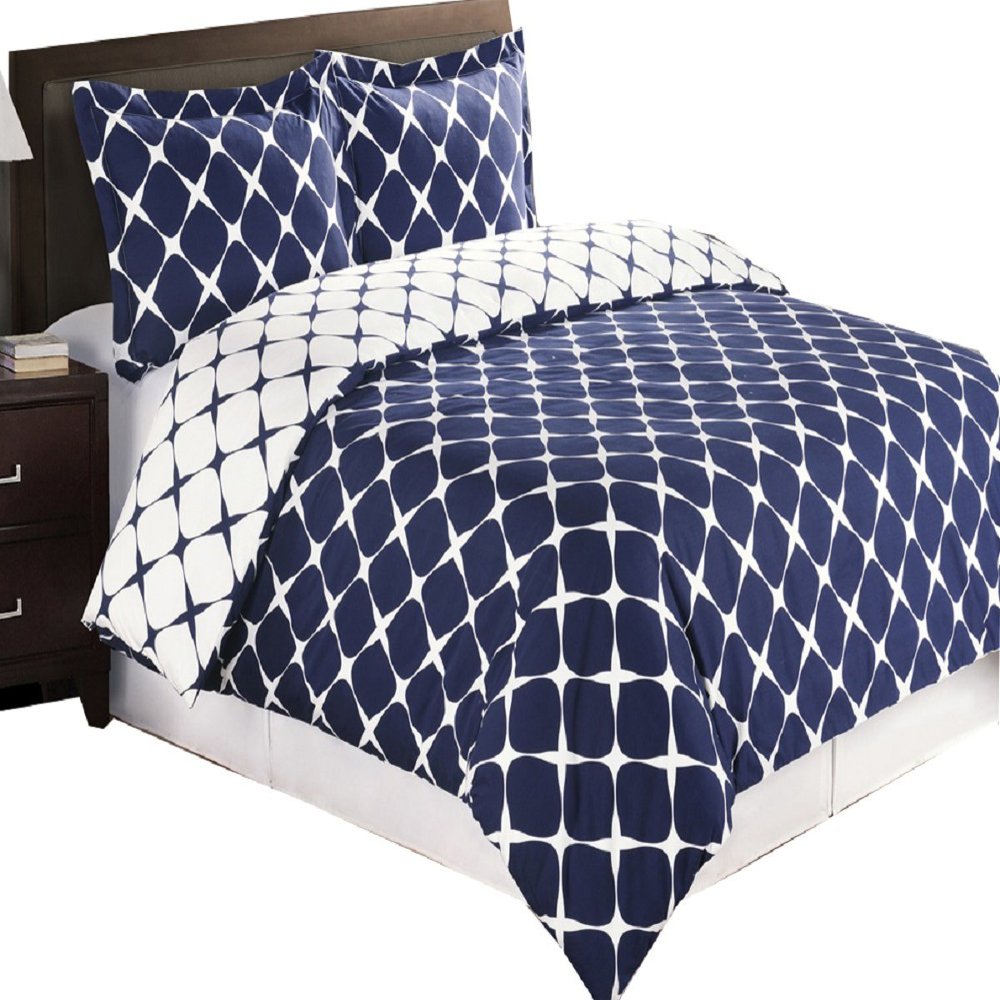 8PC Bloomingdale Navy and White King Size Bed in a Bag Set Include: 3pc Duvet Cover Set + 4pc Sheet Set+ 1pc Down Alternative Comforter