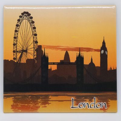 London England (UK) Fridge Collector's Souvenir Magnet 2.5" X 3.5"