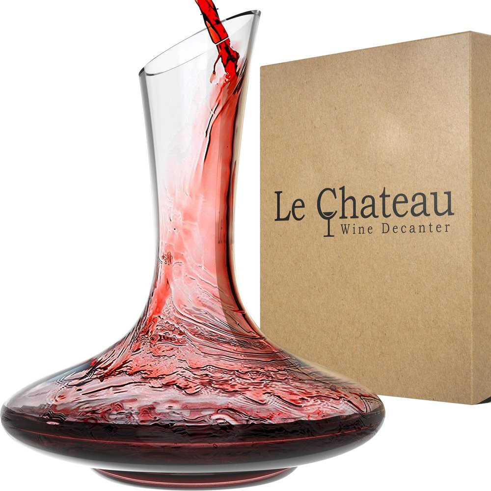 Le Chateau Large Elegant Crystal Wine Decanter with Aerator 750ml Glass Decanter Hand-Blown Lead-Free Clear Glass Carafe with Aerator Hand Held Gifts Red Wine Accessories/for Wine Lovers