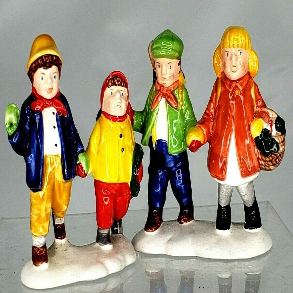Dept 56 Snow Village Through the Woods Accessory set