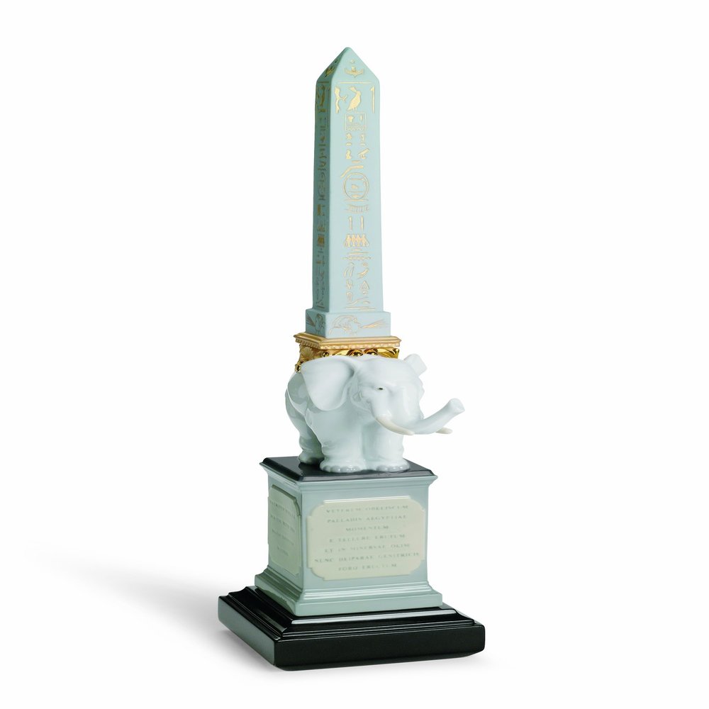 Lladro Pulcino Obelisk, Golden White Left, Figurine