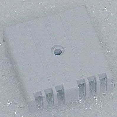 Rubbermaid 1875982 8.5" White Direct Mount Joiner Plate