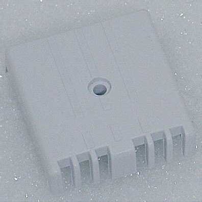 Rubbermaid 1875982 8.5" White Direct Mount Joiner Plate