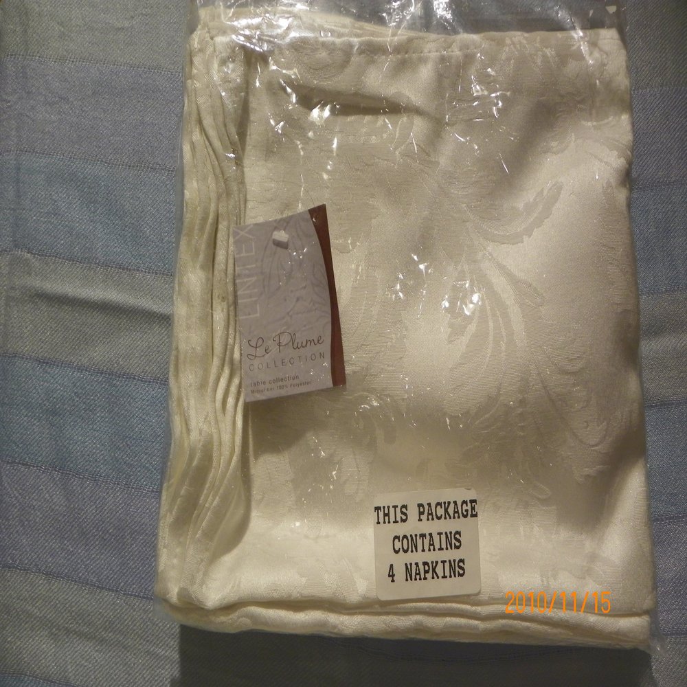 Linex, Le Plume 4 Off White Napkins