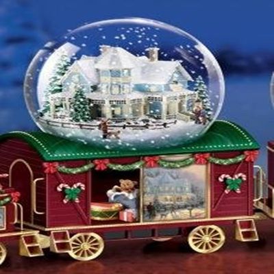 The Bradford Exchange Thomas Kinkade Wonderland Express Mini Snowglobe Train Home for the Holidays