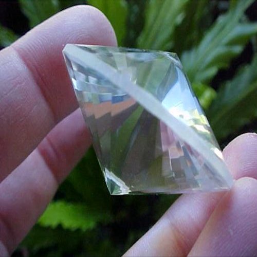 A1222 Gemqz Clear Quartz Flying Saucer