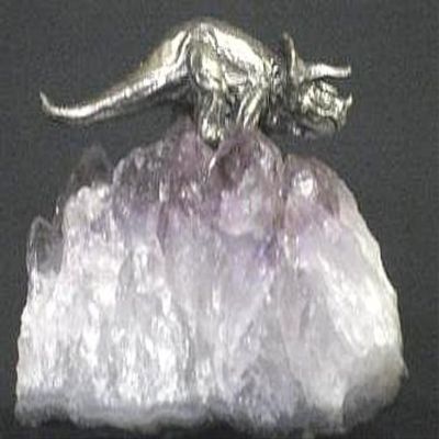 Hahn Dinosaur On Amethyst