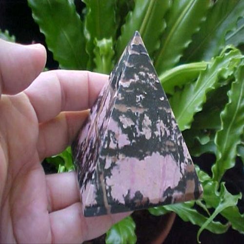 B4302 Gemqz Rhodonite Carved Pyramid Africa !!!