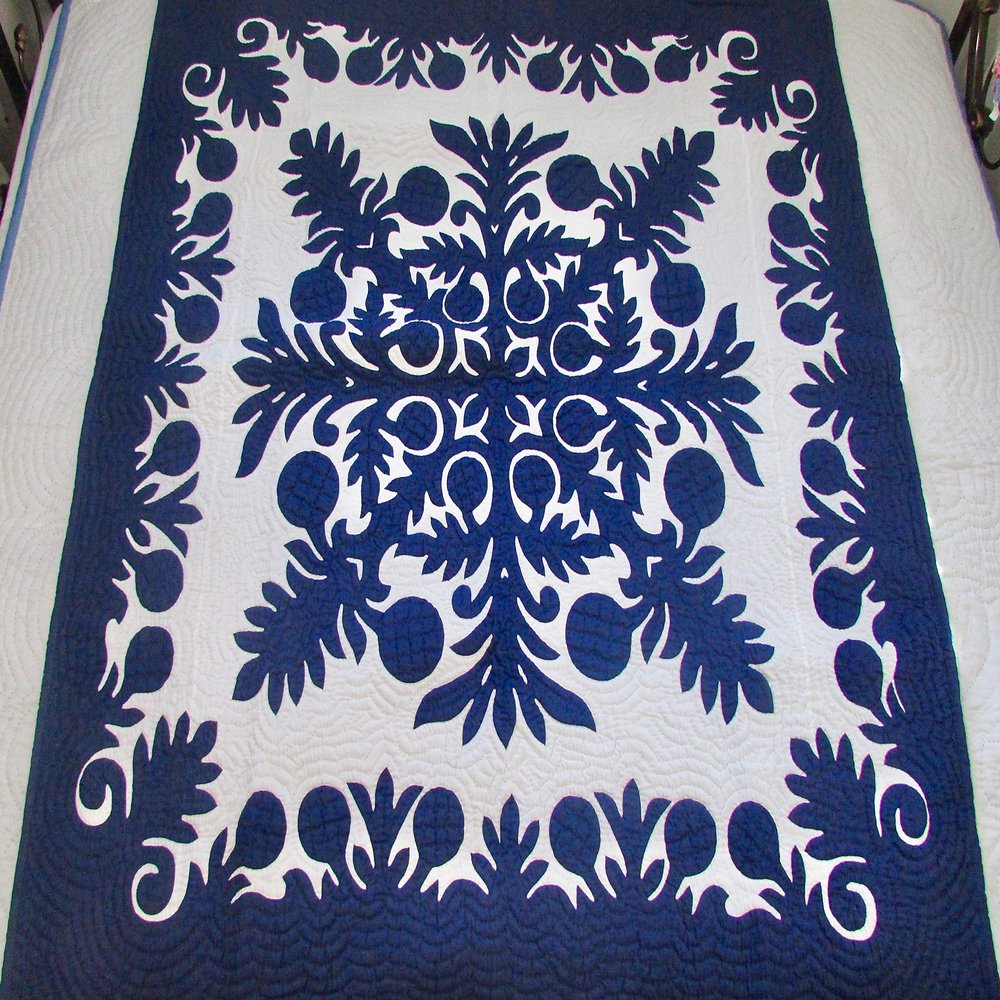 Hawaiian quilt lap blanket/wall hanging 100% hand quilted/hand appliqued 60x60