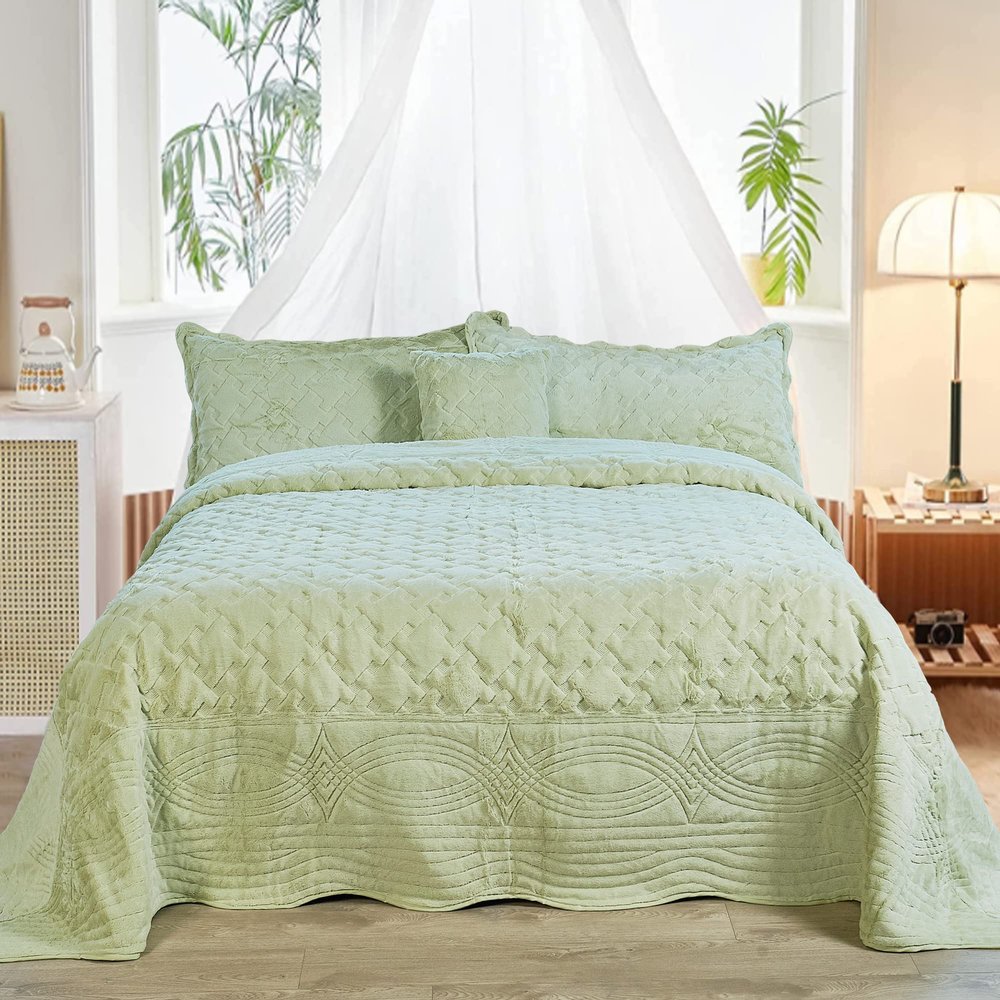 Home Soft Things Oversized King 4 Piece Faux Fur Quilted Tatami Bedspread Bedding Set, Soft Plush Warm Breathable Durable Quilt Coverlet Set with Matching Shams Pillows, 120" x 120", Light Green