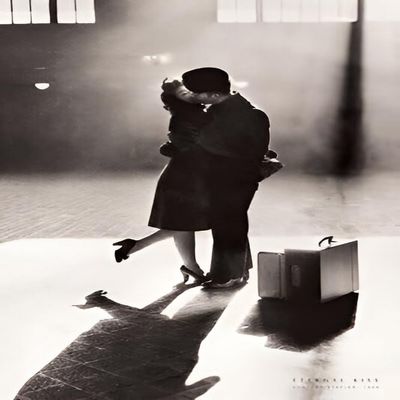 BUY ART FOR LESS Officially Licensed Eternal Kiss Central Station 1944 by Anon Art Poster - 36 x 24 Inch - Decorative Print - Poster Paper - Ready to Frame