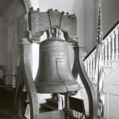 Posterazzi SAL25546128 Liberty Bell Philadelphia Pennsylvania USA Poster Print, 18 x 24