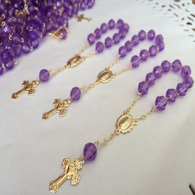 25 Pc Baptism Favors Purple Beads Gold Plated Accents Mini Rosaries Acrylic Beads/Recuerditos De Bautismo/Christening Favors/Decenarios/Decades/Finger Rosaries