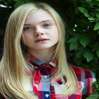 14x21 inch Elle Fanning Silk Poster AGS1-667