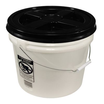 Bucket Kit, One Natural 5 Gallon 90 mil Bucket with Black Gamma Seal Lid