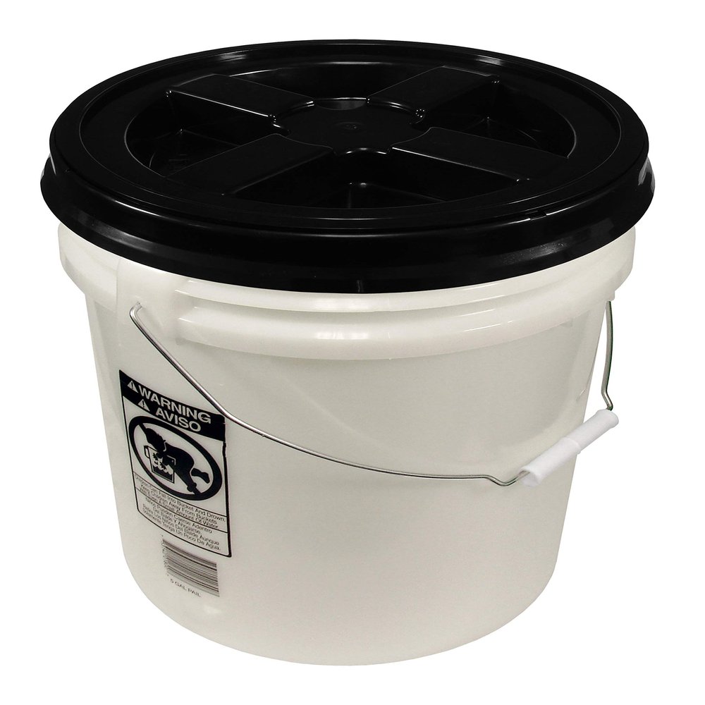 Bucket Kit, One Natural 5 Gallon 90 mil Bucket with Black Gamma Seal Lid