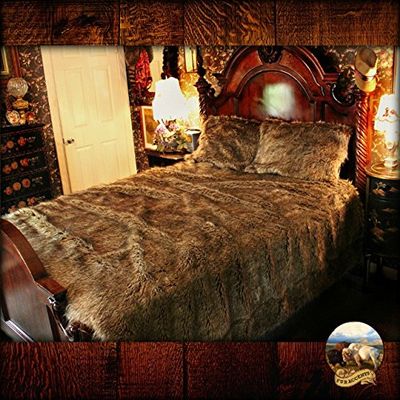 Premium Quality Faux Fur Brown Wolf - Coyote - Faux Fur Throw Blanket - Luxuriously Thick and Soft - Minky Cuddle Fur Lining (Queen Duvet)