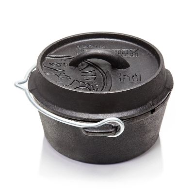 Petromax Cast Iron Dutch Oven for Cooking or Baking Outdoors Over a Campfire or in The Home Kitchen, Pre-Seasoned Cookware Conducts Heat Evenly, Flat Base, 1 Qt
