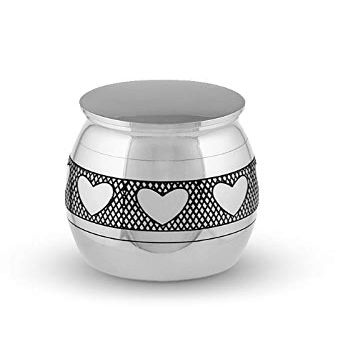 legendURN Micro Keepsake Ashes urn 'Hearts' | Affordable Micro Keepsake Ashes Urn 'Hearts' for Traveling