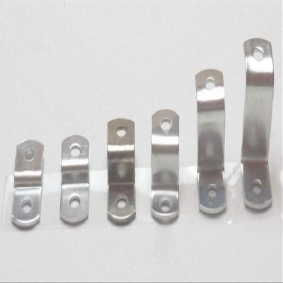 Offset Canvas Clips For Picture Framing Starters Package. Includes (100) of each 1/8" 1/4" 3/8" 1/2" 3/4" 1". Included is 600 pieces #6 X 3/8" pan-head screws.