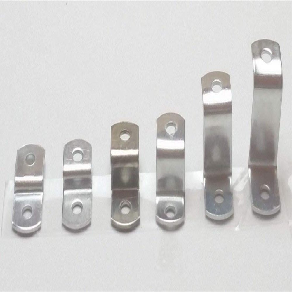 Offset Canvas Clips For Picture Framing Starters Package. Includes (100) of each 1/8" 1/4" 3/8" 1/2" 3/4" 1". Included is 600 pieces #6 X 3/8" pan-head screws.