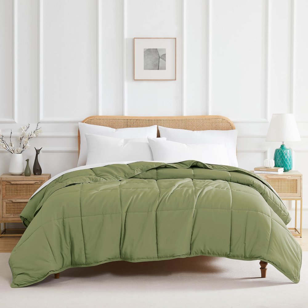 Southshore Fine Living, Inc. Oversized King Comforter, King Size Duvet Insert, Down Alternative Comforter, Bedding Set to Match Home Dcor, Sage Green