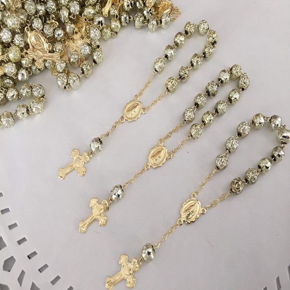 25 Pc Baptism Favors Mini Rosaries Gold Plated/ Recuerditos De Bautismo/ Christening Favors/ Decenarios/ Decades/ Finger Rosaries by Hand made