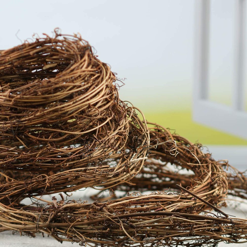 15 Feet of Natural Grapevine Twig Garland for Hanging, Crafting and Decorating