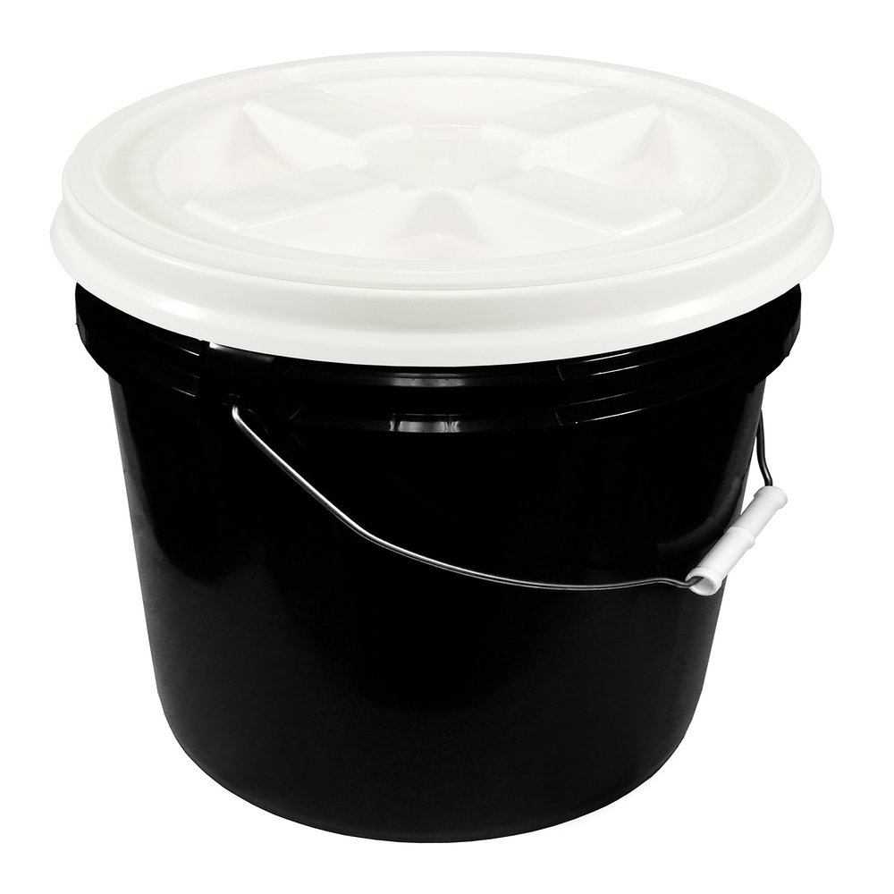 Black 5 Gallon 90 mil Bucket with Gamma Seal Lid (White)