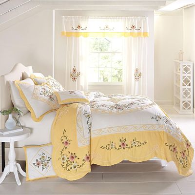 BrylaneHome Ava Oversized Embroidered Cotton Quilt - King, Dandelion Yellow
