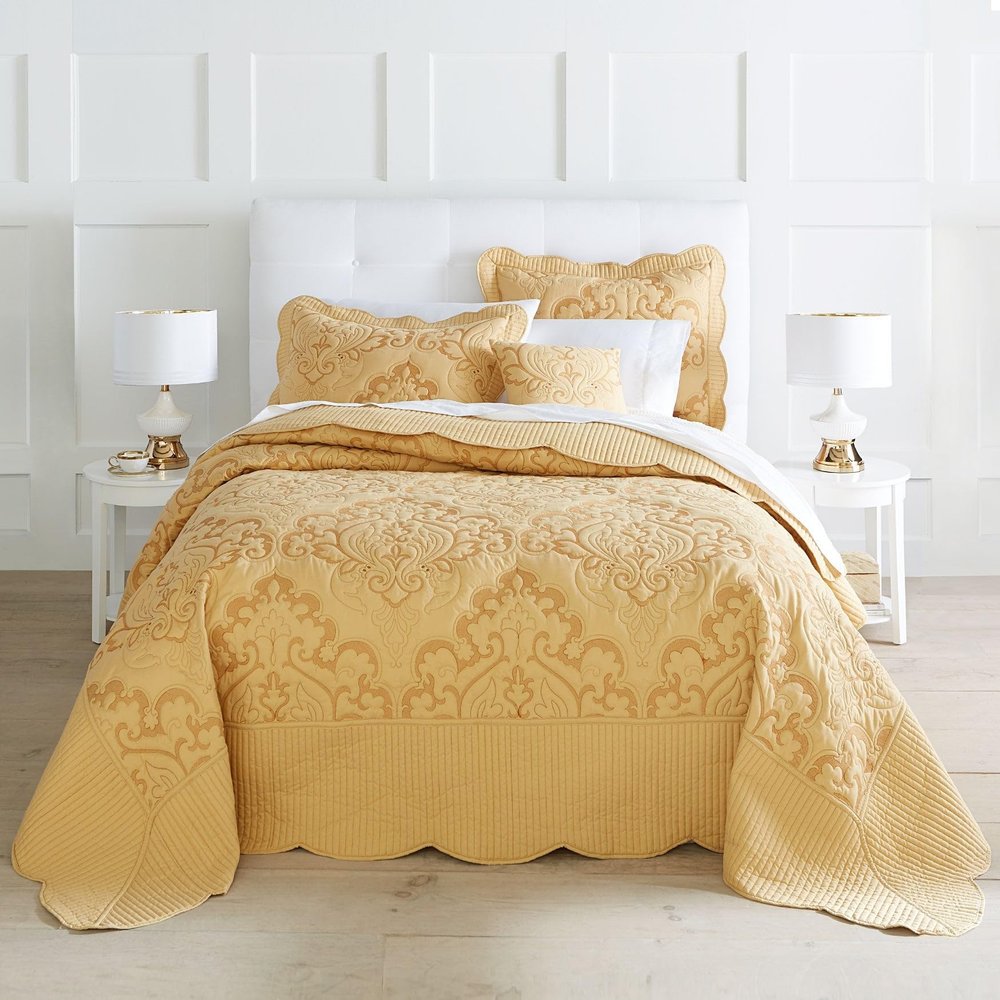 BrylaneHome Bedding Lightweight All Season Modern Amelia Quilted Damask Oversized Ultra Soft Bedspread - King, Honey Gold