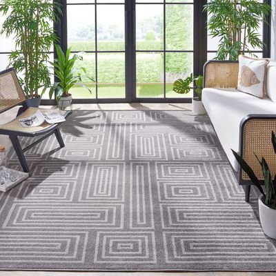 SAFAVIEH Area Rug 8x10 - Amherst Collection - Large - Grey & Ivory, Geometric Pattern, Non-Shedding & Easy Cleaning, Ideal for Living Room, Bedroom, Office, Dining Space (AMT430C)
