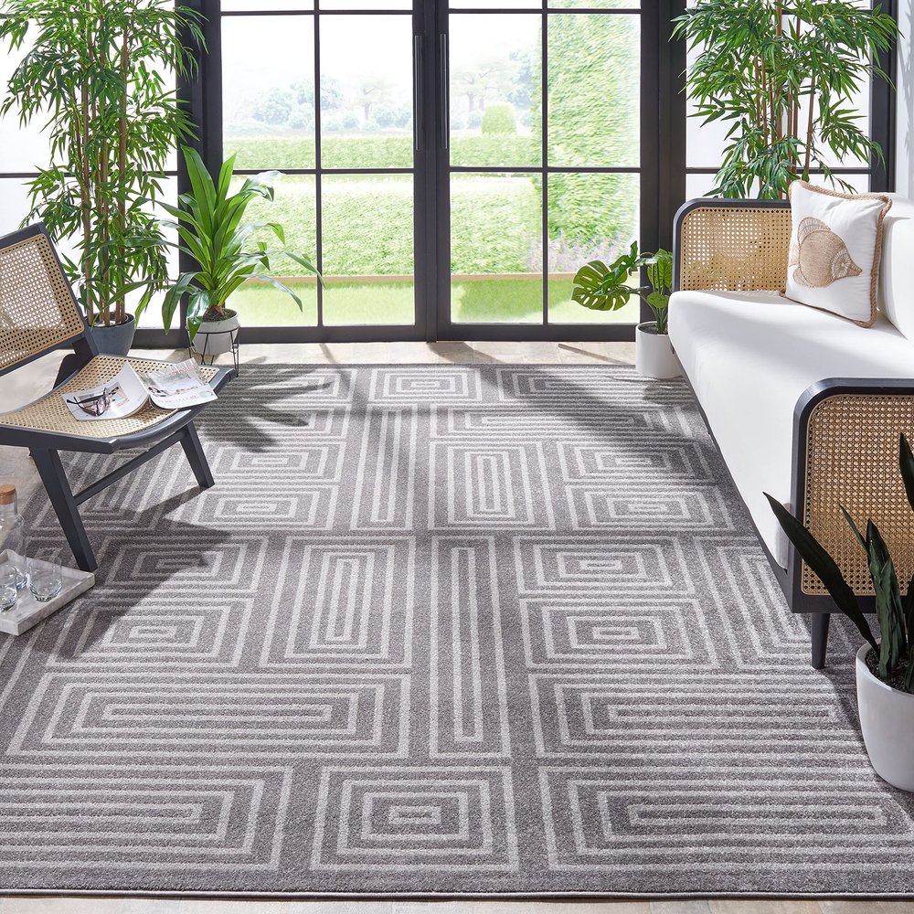 SAFAVIEH Area Rug 8x10 - Amherst Collection - Large - Grey & Ivory, Geometric Pattern, Non-Shedding & Easy Cleaning, Ideal for Living Room, Bedroom, Office, Dining Space (AMT430C)
