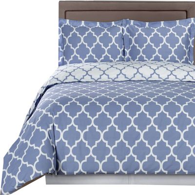 8 Pieces Meridian Periwinkle with White California King Size Bed in a Bag Set Include: 3pc Duvet Cover Set + 4pc Sheet Set+ 1pc Down Alternative Comforter