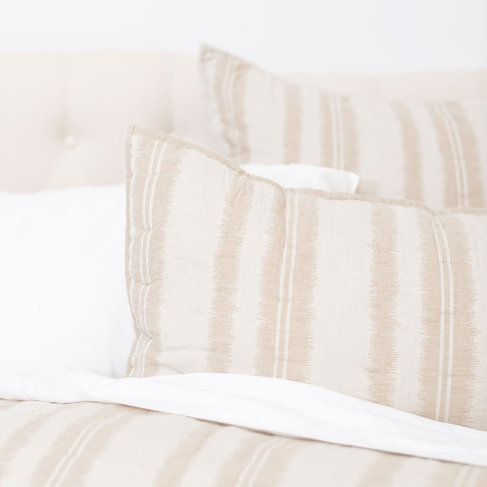 C&F Home Elisabeth York Farren Quilt - King King Beige