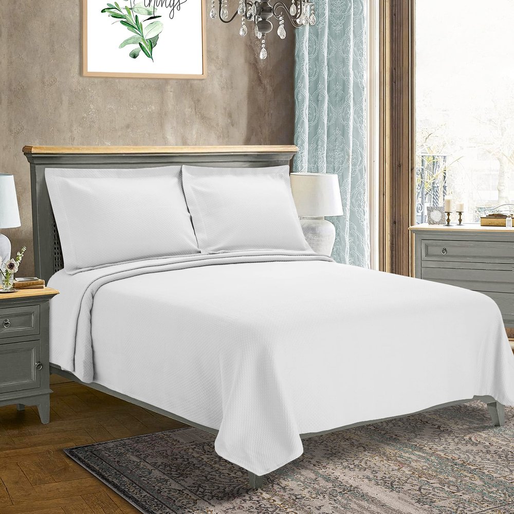 BNM Oversized Solitaire Matelasse Cotton Bedspread, Jacquard Weave, Soft and Breathable, All-Season, Cozy and Lightweight, Perfect for Master or Guest Bedroom, Matching Pillow Shams, White, Full