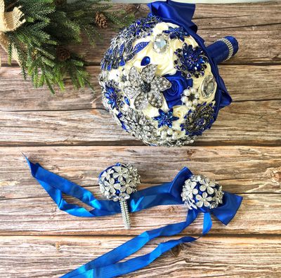 Abbie Home Luxury Customized Wedding Brooch Jewelry Bouquet Bridal Pearls Sparkling Royal Blue Rhinestone Gem Decorated Rose Bouquet-Blue