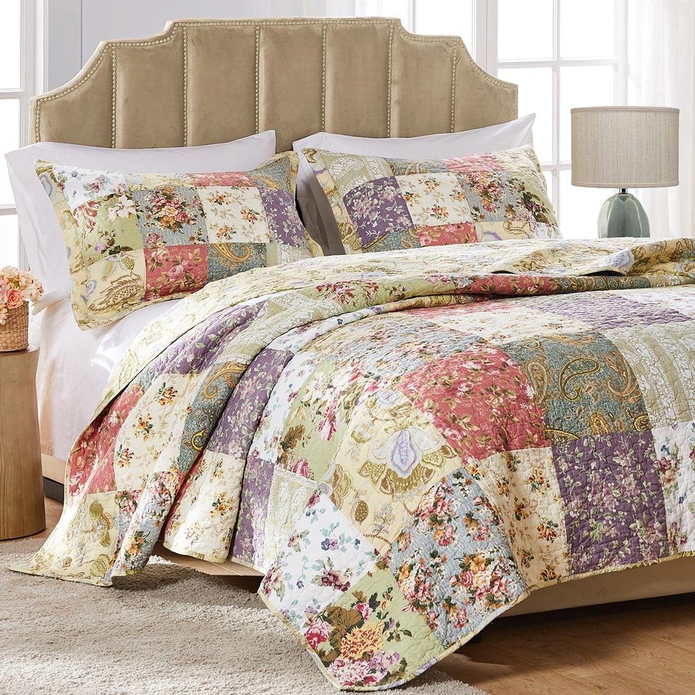 BLACK FOREST DECOR Floral Meadows Quilt Bed Set - Twin