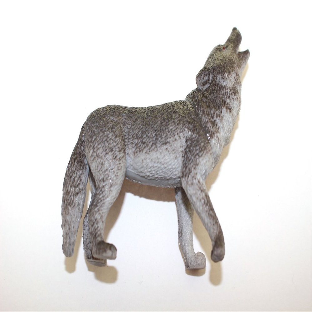 Wolf ~ Plastic Replica 3"H x 3"W ~ F1018-B14