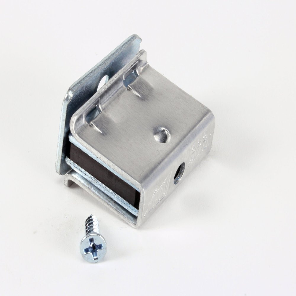 Bakers Pride S3203A MAGNETIC LATCH ASSY [GP] (S3203A)
