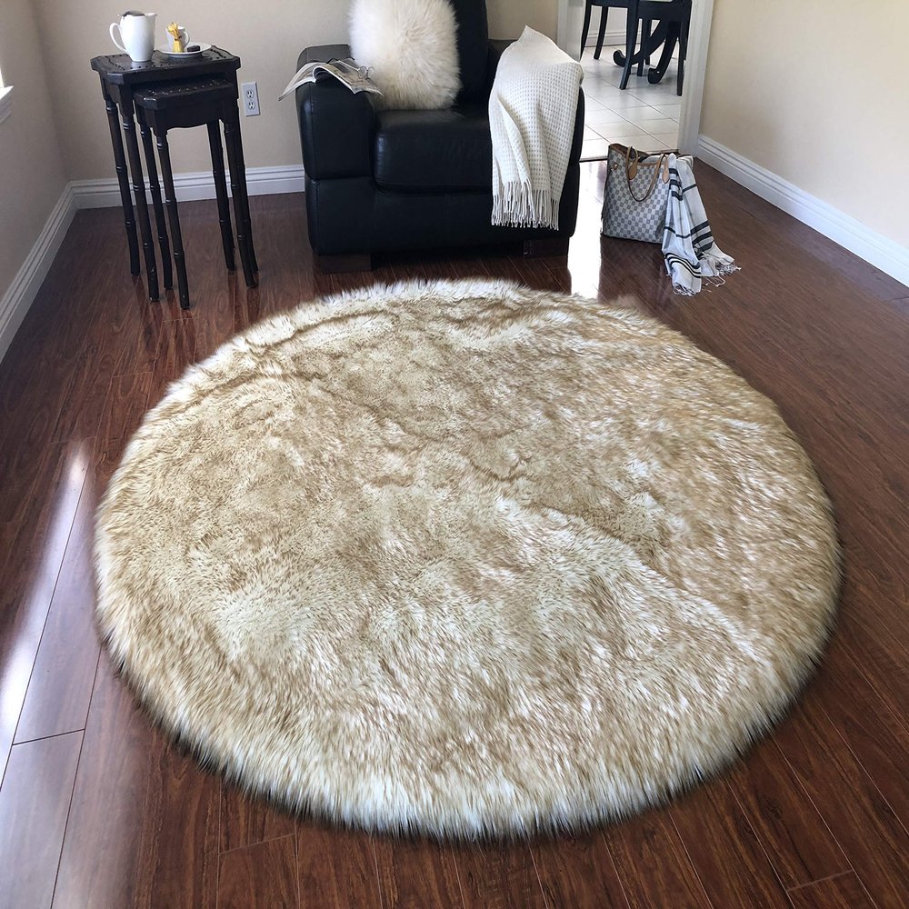 LAMBZY Faux Sheepskin Super Soft Hypoallergenic Rug Plush Fur, Luxury Shaggy Silky Plush Carpet for Bedrooms Rugs Living Room Kids Rooms Sofa Floor Rugs Round(6', D180 cm, White/Brown Tips)