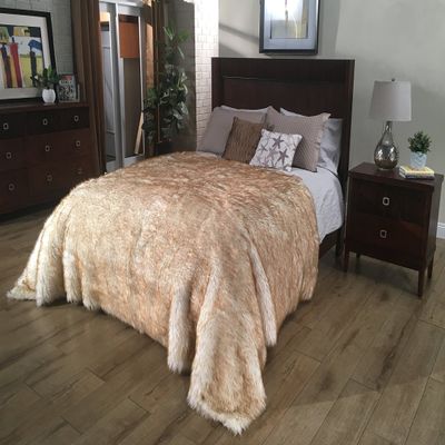Super Soft Faux Sheepskin Silky Shag Bedspread (Twin 120"x70", White with Brown Tips)