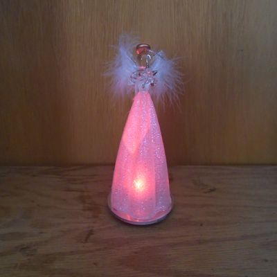 LIGHTED CHRISTMAS ANGEL W/STAR"LIGHT CHANGE`S COLORS"