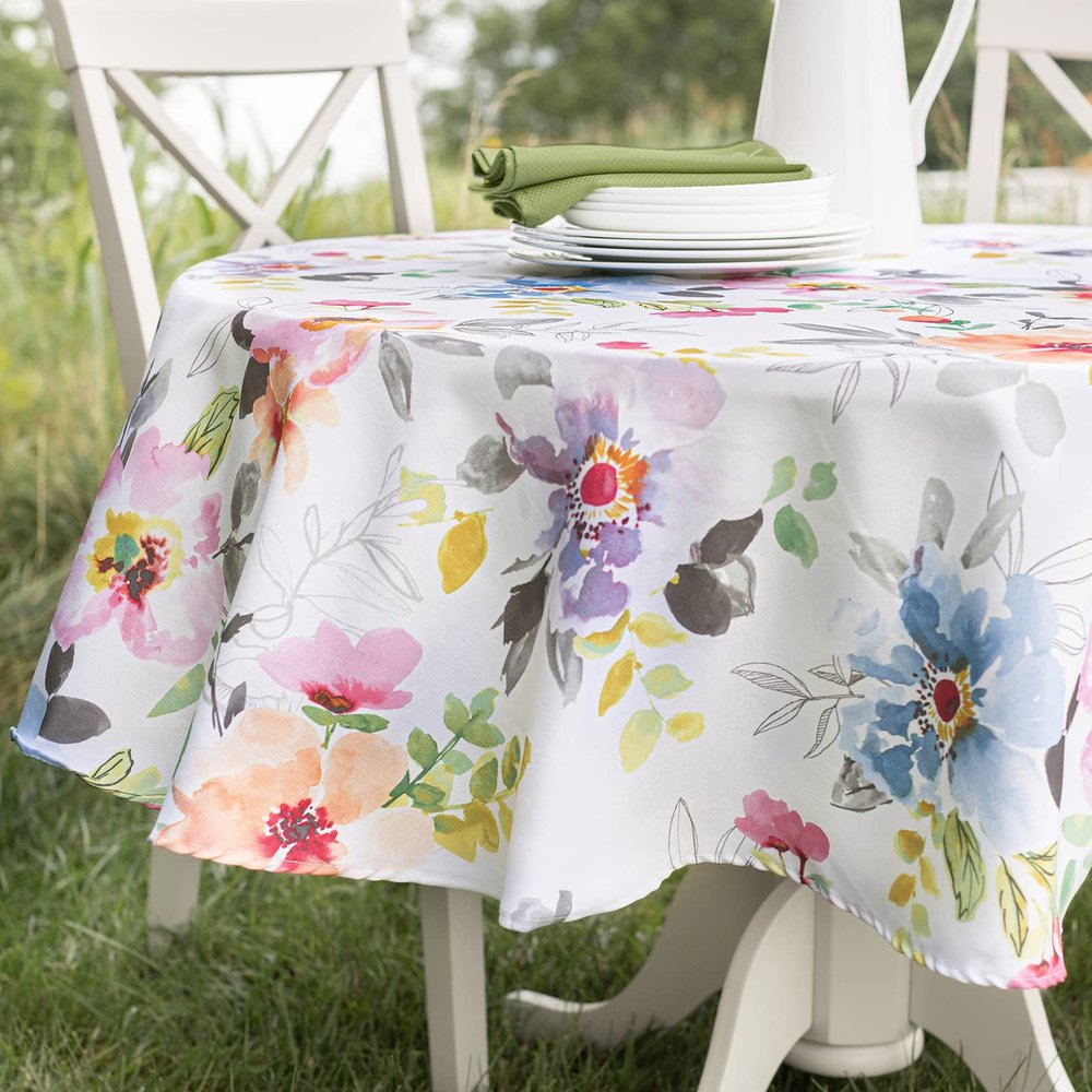 Benson Mills Spillproof Spring/Summer Durable Heavyweight Fabric Indoor Outdoor Tablecloth, Washable Outdoor Table Cloth for Round Tables, Picnic/Patio Table Covers (70" Round, Harper)