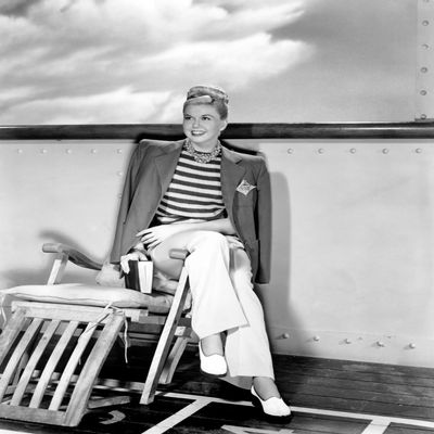 Romance On The High Seas Doris Day 1948 Photo Print (16 x 20)