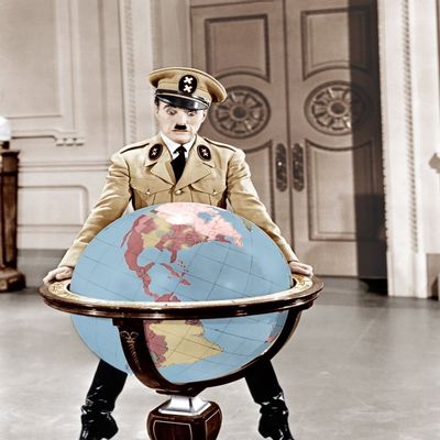 The Great Dictator Charles Chaplin 1940 Photo Print (16 x 20)