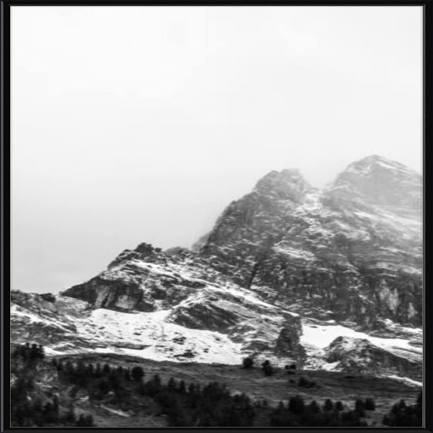 Frame It Easy 16 x 28 Gloss Black Metal Frame (Hanover)