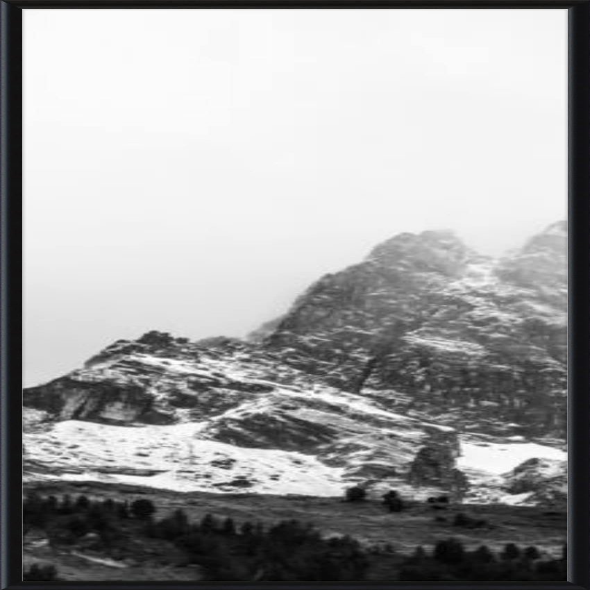 Frame It Easy 10 x 25 Satin Black Metal Frame (Hanover)