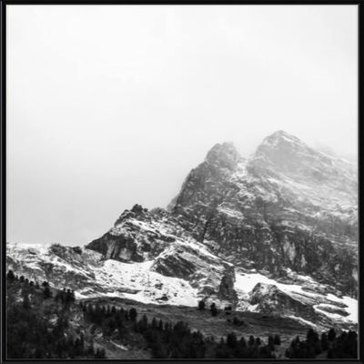 Frame It Easy 24 x 31 Gloss Black Metal Frame (Hanover)